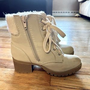 Girls Soda fur lined boots size 13